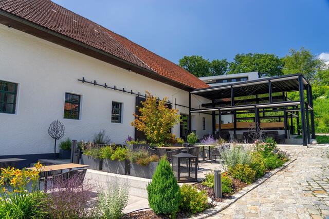 Der 2019 eröffnete Heurige ist Oberösterreichs erste Buschenschank, die sich gänzlich auf Wein spezialisiert hat | Foto: Nussböckgut