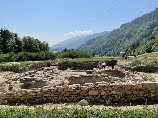 Bereits im Jahr 2017 wurde man erneut auf das, erstmals 1898 entdeckte, 300 m² römisches Badehaus in der Gemeinde Mühldorf aufmerksam. | Foto: Selina Dürnle