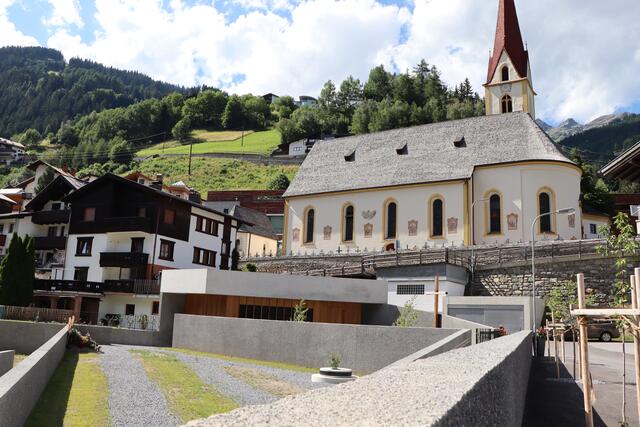 Insgesamt 1,2 Millionen Euro wurde in den neuen Friedhof in Kappl investiert. | Foto: Othmar Kolp