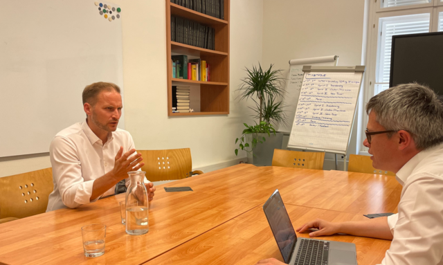 Janos Juvan im Gespräch mit den RegionalMedien: "Ich habe das Gefühl, dass die Politik hier noch nicht ehrlich genug ist mit den Menschen." | Foto: MeinBezirk.at