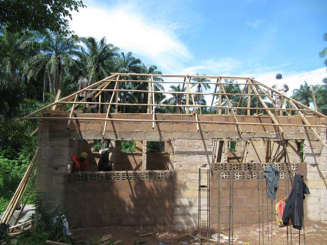 Es mangelt unter anderem an Sanitäranlagen und sauberem Wasser. Das änderte sich mit dem Verein aus Graz und der Hilfe aus der Steiermark. | Foto: Verein Ikemba