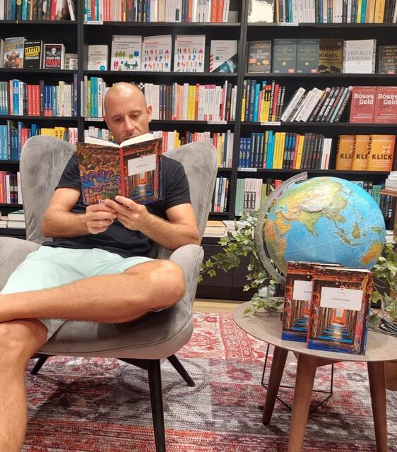 Autor David Peter veröffentlichte das Buch "Randnotizen". | Foto: privat