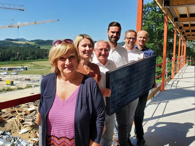 Von links: Conny Wernitznig, Renate Fürst, Franz Xaver Hölzl, David Bergsmann, Fritz Robeischl und Norbert Miesenberger. | Foto: Jakob Winter