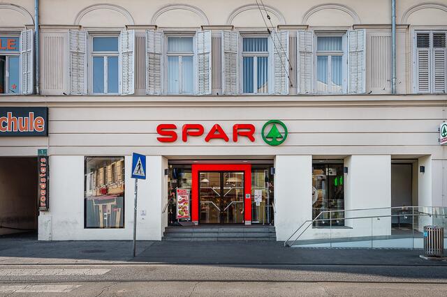 Heute beherbergt das Gebäude am Jakominiplatz eine Filiale von Spar. | Foto: Brand Images