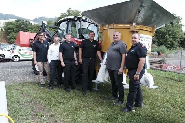 Franz Kirl, Markus Hödl , Christian Hafellner (FF Picheldorf), Daniel Schmid, Stadtrat Peter Schlagbauer, Günter Hödl (FF Oberaich) | Foto: Stadt Bruck/Mehlmauer