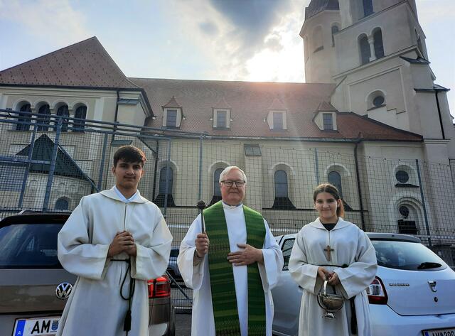 Pater Bernhard Maier segnete Fahrräder, Fahrzeuge und sogar Kutschen. | Foto: Zarl