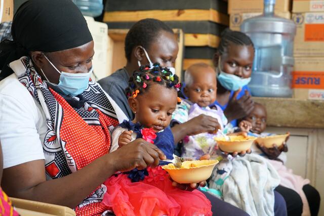 In einem Zentrum in Nairobi erhalten Kinder nahrhafte Mahlzeiten. | Foto: Austrian Doctors