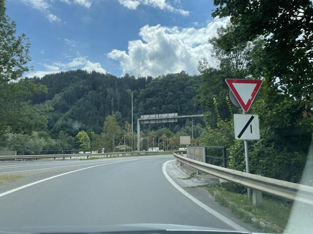 Der Verkehr auf der B 116 hat Vorrang | Foto: Kern