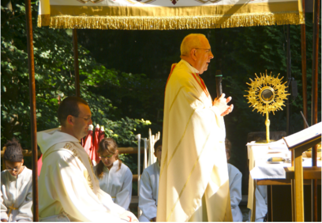 Am ersten Sonntag im Juli findet jährlich das "Ulrichsfest" mit einem feierlichen Gottesdienst im Freien statt.  | Foto: Rupert Leitner