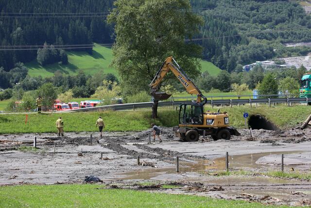 Die Aufräumarbeiten laufen auf Hochtouren. | Foto: Land Salzburg/Neumayr