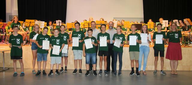 Einige junge Musikerinnen und Musiker wurden in Passail auch wieder ausgezeichnet. | Foto: RegionalMedien Steiermark/Hofmüller