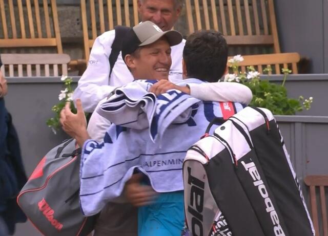 Coach Stefan Rettl mit Sebastian Ofner. | Foto: STTV