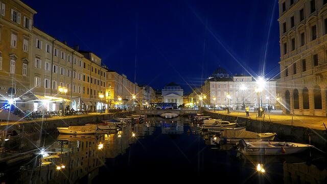 Triest by night