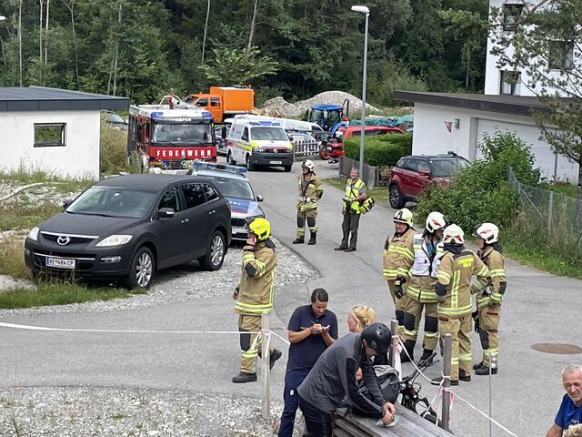 Zahlreiche Helfer waren vor Ort. | Foto: Reichel