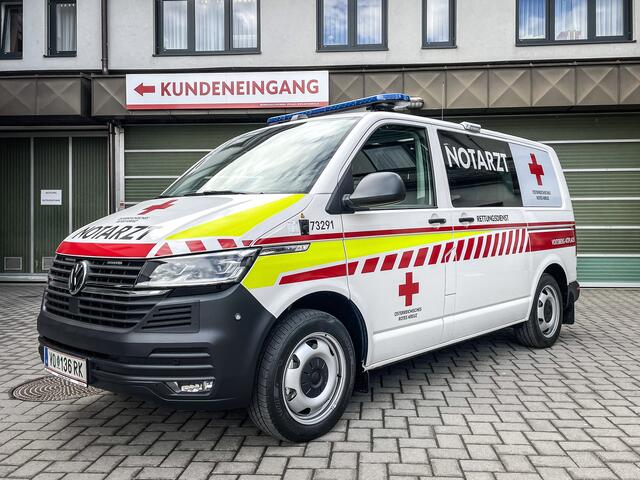 Der Notarzt sorgte für die Erstversorgung des 50-Jährigen nach dem Unfall in Bärnbach. | Foto: Rotes Kreuz/Hausegger