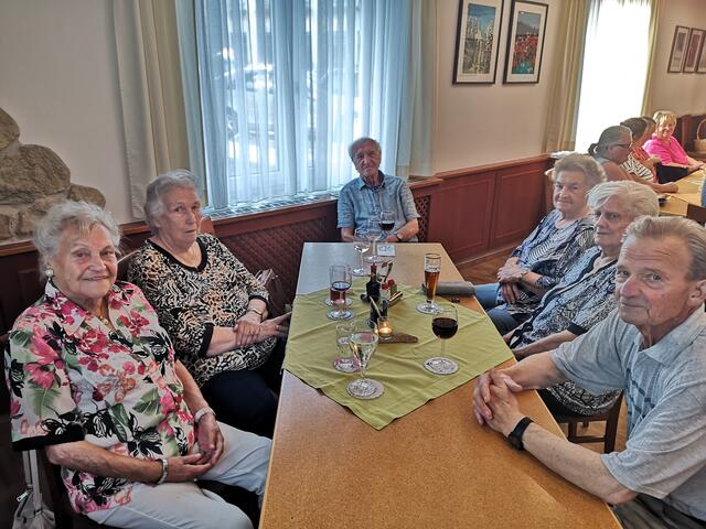 Leopoldine Gabler, Hebra Weixlbraun, Erich Weixlbraun, Elfriede Kugler, Edith Lindtner und Manfred Schuster (v.l.) | Foto: Daniel Schmidt