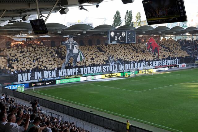 Top-Stimmung in Liebenau: Die 12.317 Fans peitschten die Schwarz-Weißen so richtig an. | Foto: Rasmus Höjlund