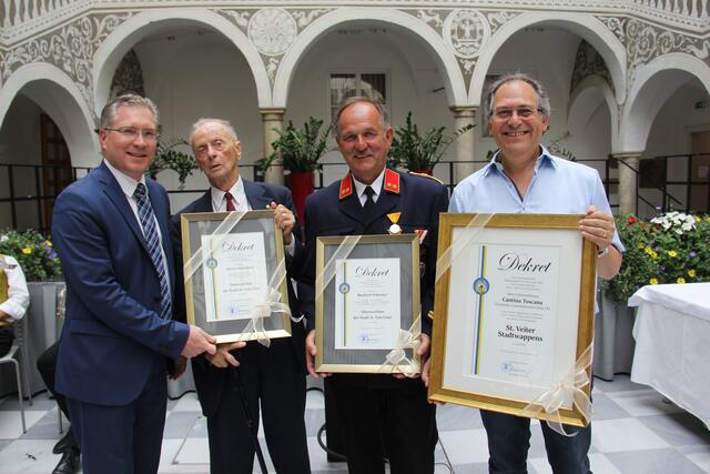 Bürgermeister Martin Kulmer mit Walter Wohlfahrt, Manfred Elsbacher und Giovanni Platania | Foto: Peter Pugganig
