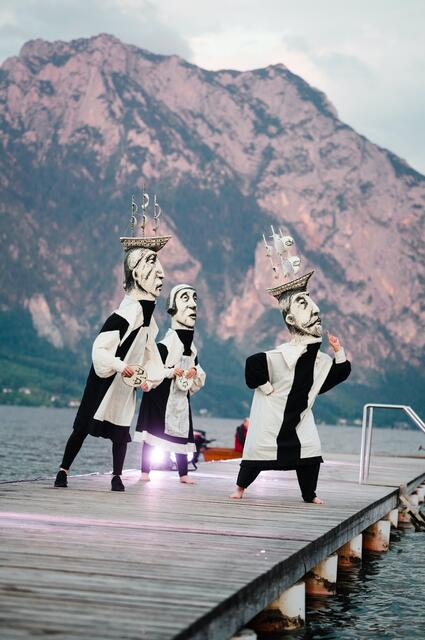 21 regionale und internationale Künstler haben sich eine Woche lang in Altmünster auf die Performance vorbereitet. | Foto:  Edwin Husic 