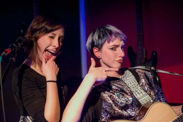 Sie ist ein Teil des Salzburger Musiker-Duos "Typhoid Marys". | Foto: RegionalMedienSalzburg