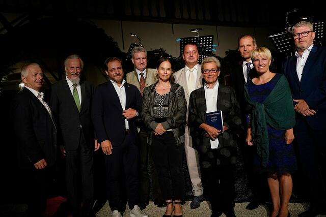 Ehrengäste und Sponsoren mit Festrednerin Anna Baar und Intendantin Michi Gaigg | Foto: Reinhard Winkler