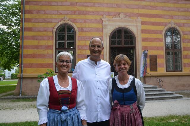 Chorobfrau Karin Neumann, Tiefnig und Kapellmeisterin Marlies Linder