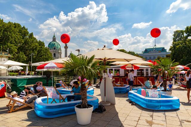 Am 5. August kehrt die Sommeraktion der Wiener Linien auf den Karlsplatz zurück und sorgt für jede Menge Spaß und Abkühlung. | Foto: Wiener Linien