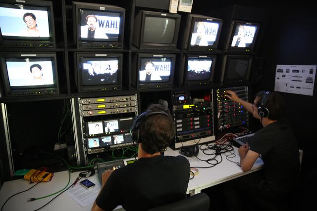 Der Sender müsse viel einsparen, um seine Arbeit fortsetzen zu können.  | Foto: Okto