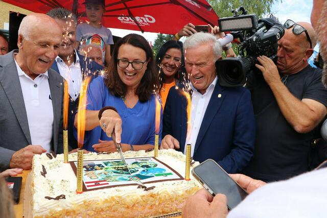 Arnold Schwarzenegger hatte am 30. Juli seinen 75. Geburtstag und das wurde auch in seiner steirischen Heimat gefeiert. | Foto: Peter Urdl