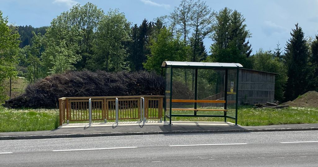 Die Buswartehäuschen in St. Ruprecht an der Raab wurden teilweise erneuert. | Foto: Facebook/St. Ruprecht an der Raab