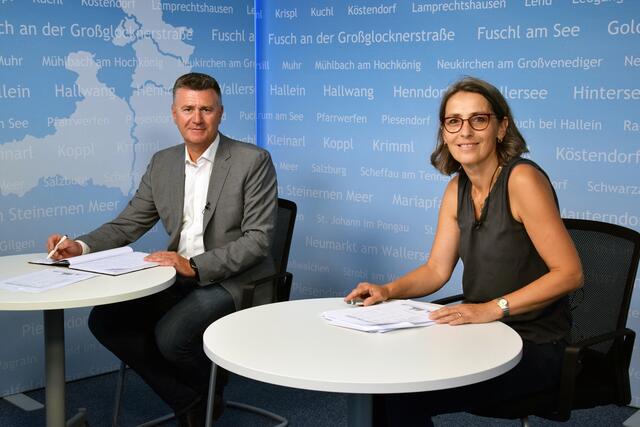 Landessanitätsdirektorin Petra Gruber-Juhasz und Oberst Peter Schinnerl (Leiter des Corona-Managements des Landes) | Foto: Land Salzburg/Bernhard Kern