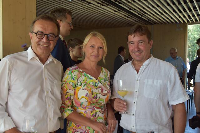 Foto mit der Moderatorin: Ratschen/Wohnothek-Geschäftsführer Josef "Pepo" Wiesler, Elisabeth Pauer-Gerbavsits und Bgm. Franz Wachter | Foto: Michael Strini