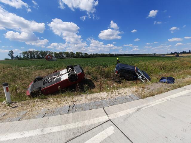 Verkehrsunfall beim Kreisverkehr in Guntersdorf | Foto: FF Wullersdorf