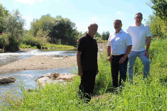 V.l.: Damaliger Vizebürgermeister Karl Pichler, Bürgermeister Christian Partoll und Vizebürgermeister Bernd Huber in Ritzlhof. | Foto: Pressereferat Stadtgemeinde Ansfelden