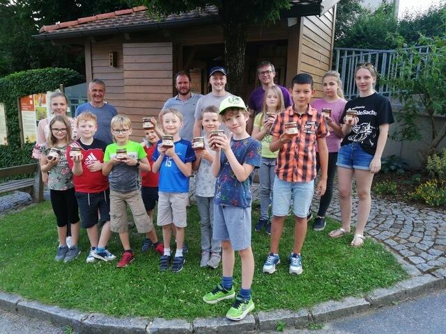 Die Imker der Zukunft werden beim Imkerverein St. Agatha ausgebildet. | Foto: Pamela Humer