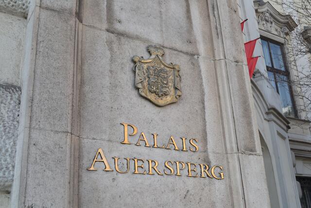 Im Garten des Palais Auersperg gibt es auch Skulpturen zu bestaunen. | Foto: BV8