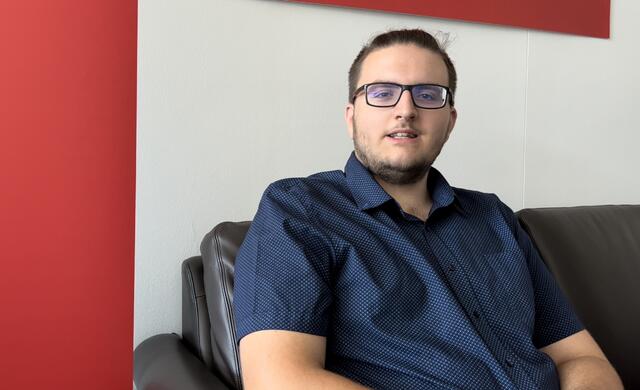 Jakob (17) aus Pennewang bewegte sein Interesse an der Zeitung zum Entschluss mitzuarbeiten. In seiner Freizeit ist der Vollblutmusiker beim Musikverein. | Foto: BRS