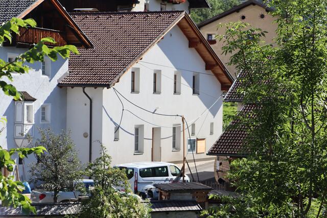 Hinter der Fassade der Sennerei in Grins tut sich aktuell einiges: Mit der kommenden Sennerei-Saison wird mit modernster Ausstattung gearbeitet werden. | Foto: Siegele