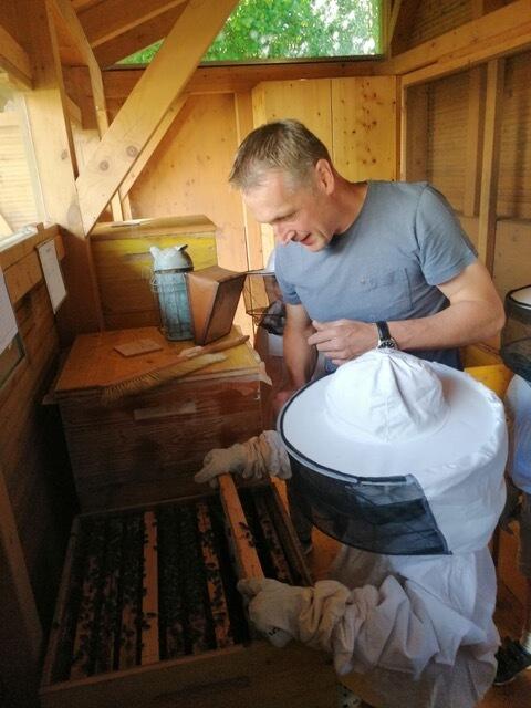 Die Imker der Zukunft werden beim Imkerverein St. Agatha ausgebildet. | Foto: Pamela Humer