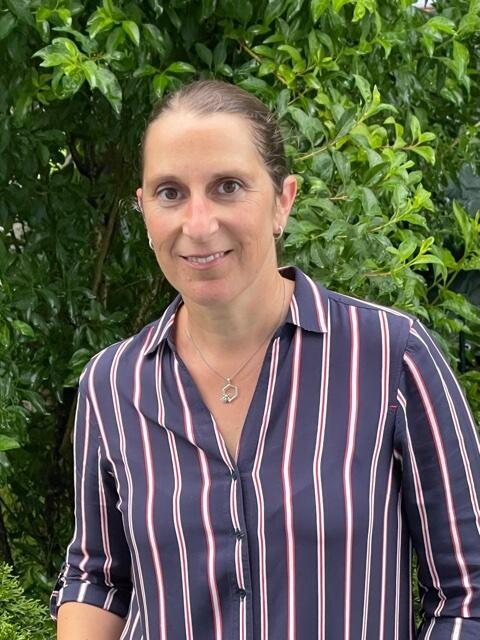 "Da Bienen in den letzten Jahren zum Glück sehr häufig in den Medien vertreten sind und immer mehr in den Fokus rücken, steigt natürlich auch das Interesse an der Imkerei", weiß Pamela Humer, Obfrau des Imkervereins St. Agatha. | Foto: Pamela Humer