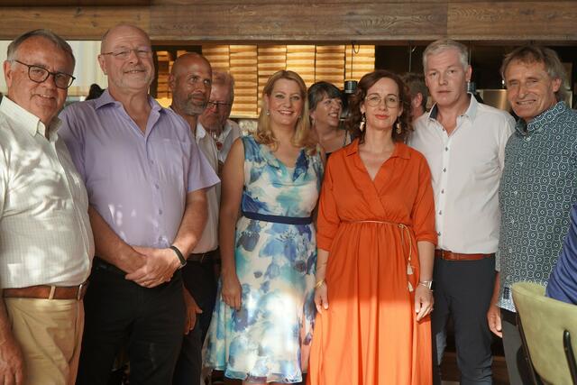 Alt-Landeshauptmann Hans Niessl, Bürgermeister Wolfgang Kovacs, SPÖ-Landesrätin Daniela Winkler, Andrea und Norbert Pillinger, Reinhold Schärf anlässlich der Eröffnung. | Foto: Andrea Glatzer