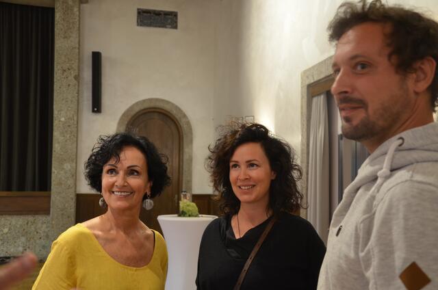 Silvia Steinacher mit ihren Kindern Sabine und Markus