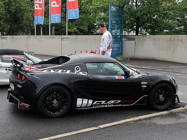 Rennsporttauglich: Elise Cup 220