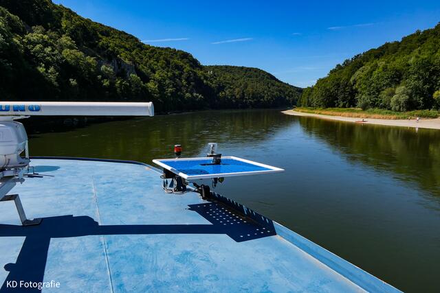 ...Fahrt durch den Donaudurchbruch, an der schmalsten Stelle ist der Fluß hier 20 Meter tief...