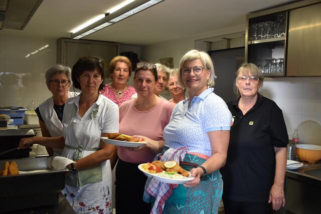 Die Küchencrew sorgte für hervorragende Speisen. | Foto: Michael Strini