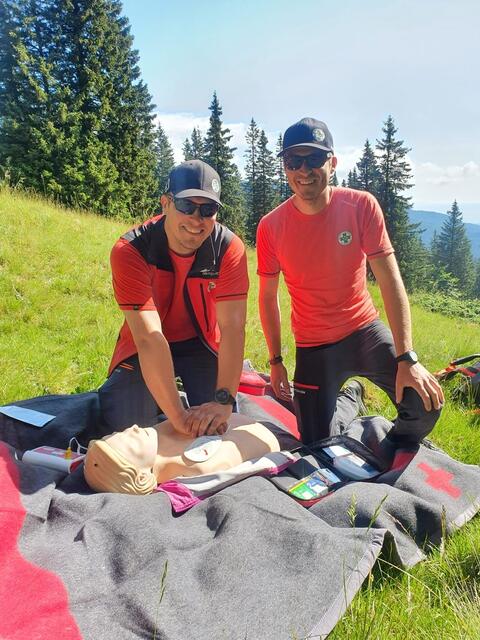 Übung macht den Meister: Daniel Nauschnegg (l.) ist seit 2016 bei der Bergrettung Deutschlandsberg | Foto: Nauschnegg