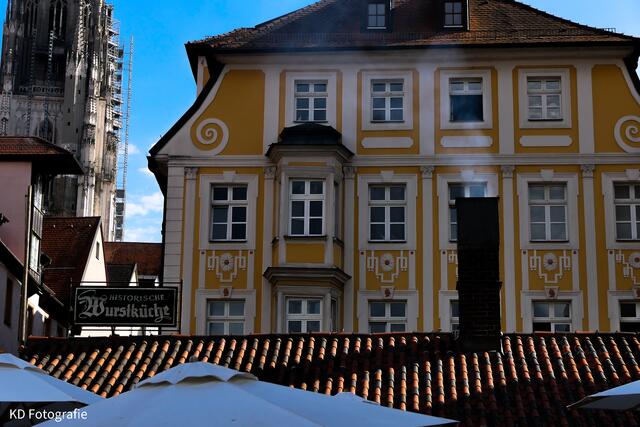 Die  historische Wurstküche ein Anziehungspunkt für Touristen...