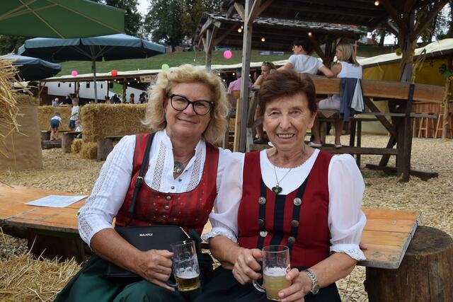Silvia Smuck und Sophie Schweiger (von links) | Foto: MeinBezirk.at