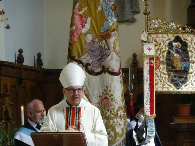 Bischof Hermann Glettler beim „Portiunkula-Sonntag" in der Stadt Hall. | Foto: Franziskaner Österreich - Hall in Tirol