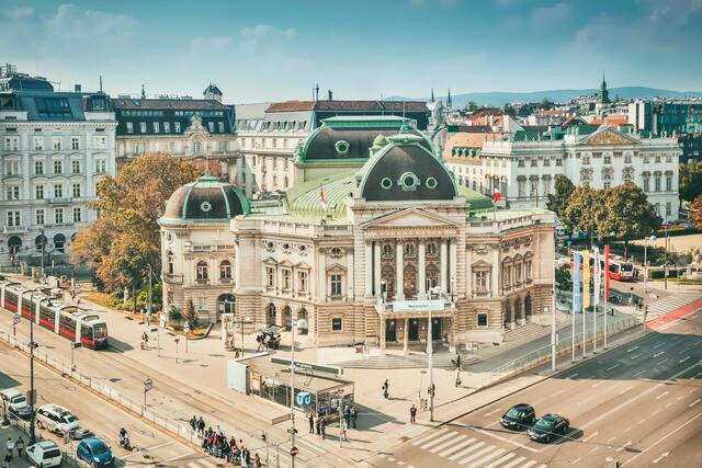 Mit der Gründung des Volkstheaters wurde das elitäre Burgtheater um eine Kultureinrichtung für die breite Bevölkerung ergänzt. | Foto: www.lupispuma.com/Volkstheater